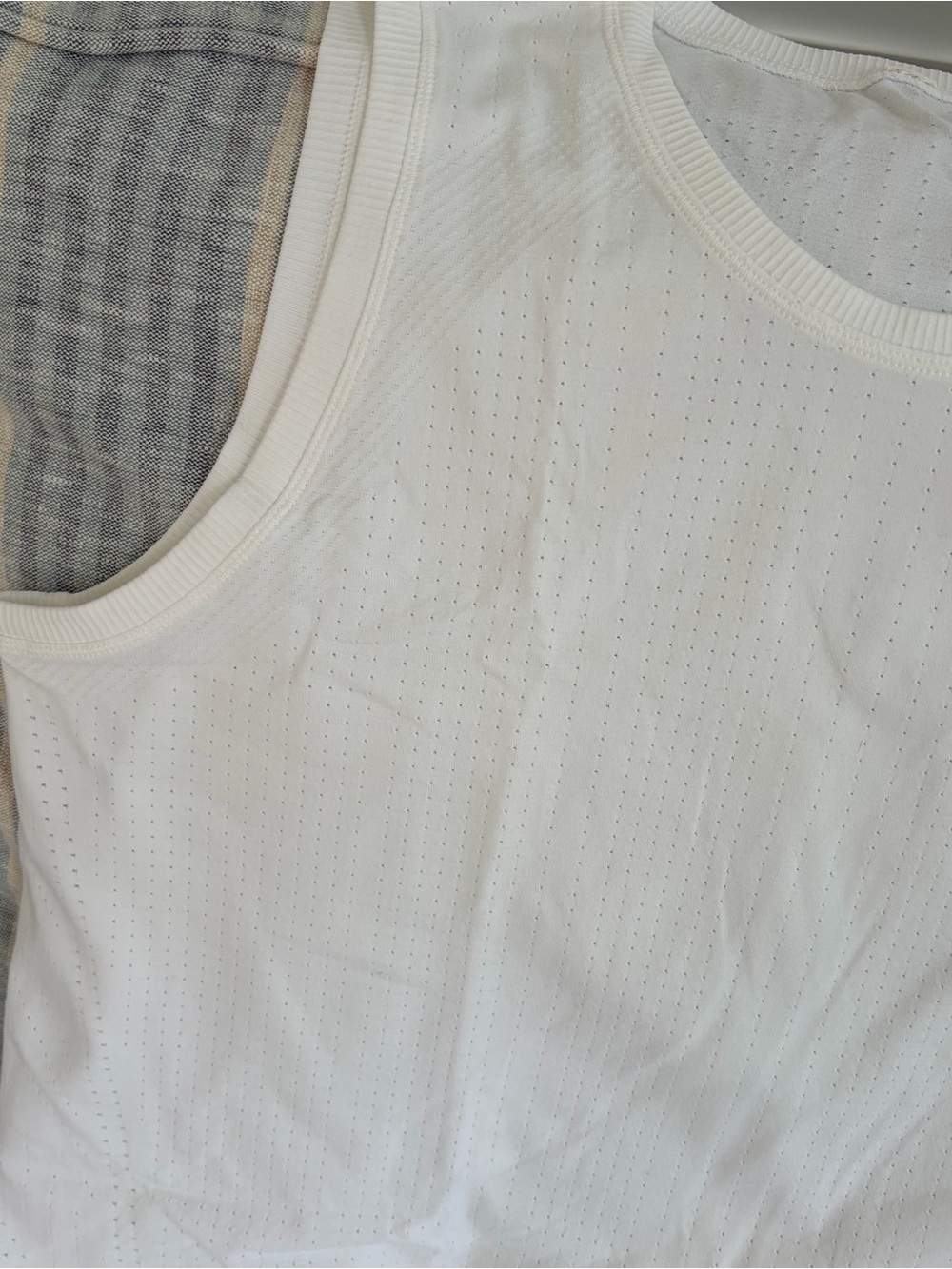 ATHLETA In Motion Athletic Tank. Sleeveless. White. Large. - Picture 3 of 9